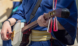 三味線とは？魅力や歴史、種類を解説！