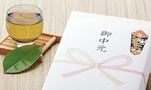 お中元のマナーは大丈夫？贈る時期や金額相場、お歳暮との違いを解説