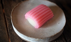 「すあま」とはどんな和菓子？歴史や特徴、有名店やういろうとの違い、レシピまで！
