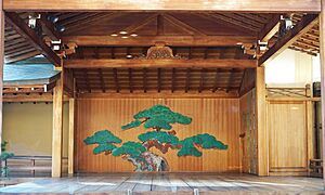 能舞台とは？歴史や舞台の構造とその特徴を詳しく解説！